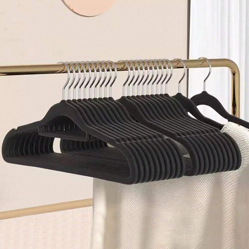 Set 10 Perchas de terciopelo antideslizante negro