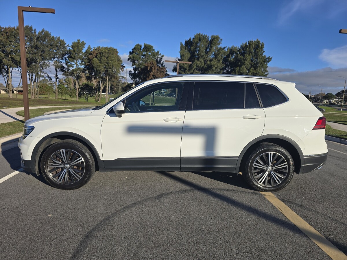 Volkswagen Tiguan Highline 2.0 7Pax | Permuta / Financia Volkswagen Tiguan Highline 2.0 7Pax | Permuta / Financia