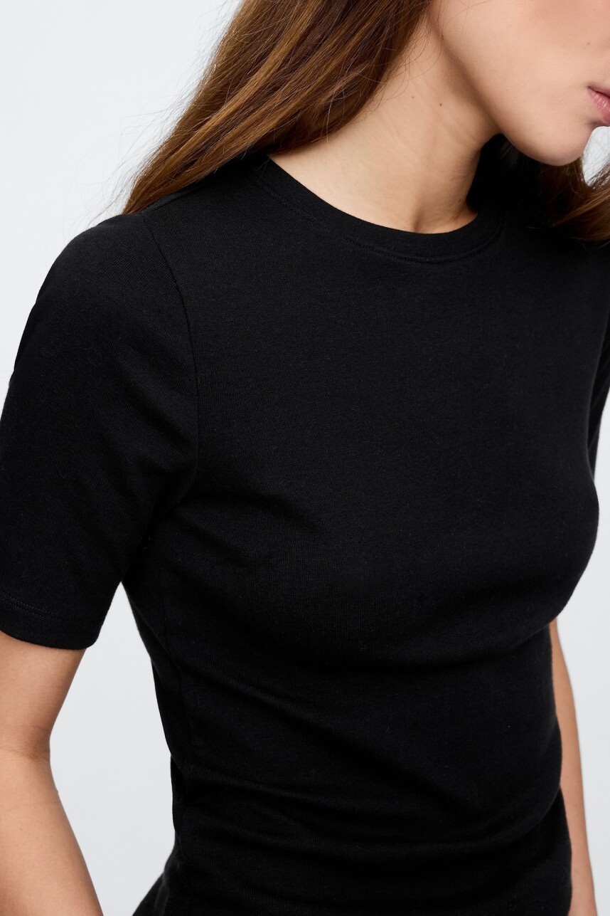 Remera Rib Cuello Redondo Mujer True Black