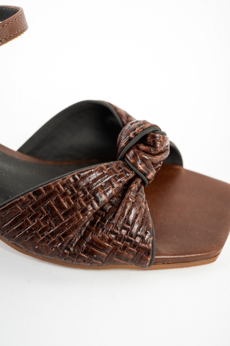 Sandalias De Cuero Taco Cuadrado Chocolate