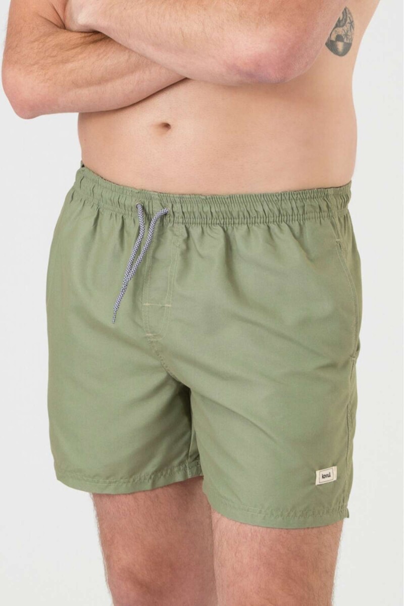 Short basic liso - Verde mili/esmeralda 