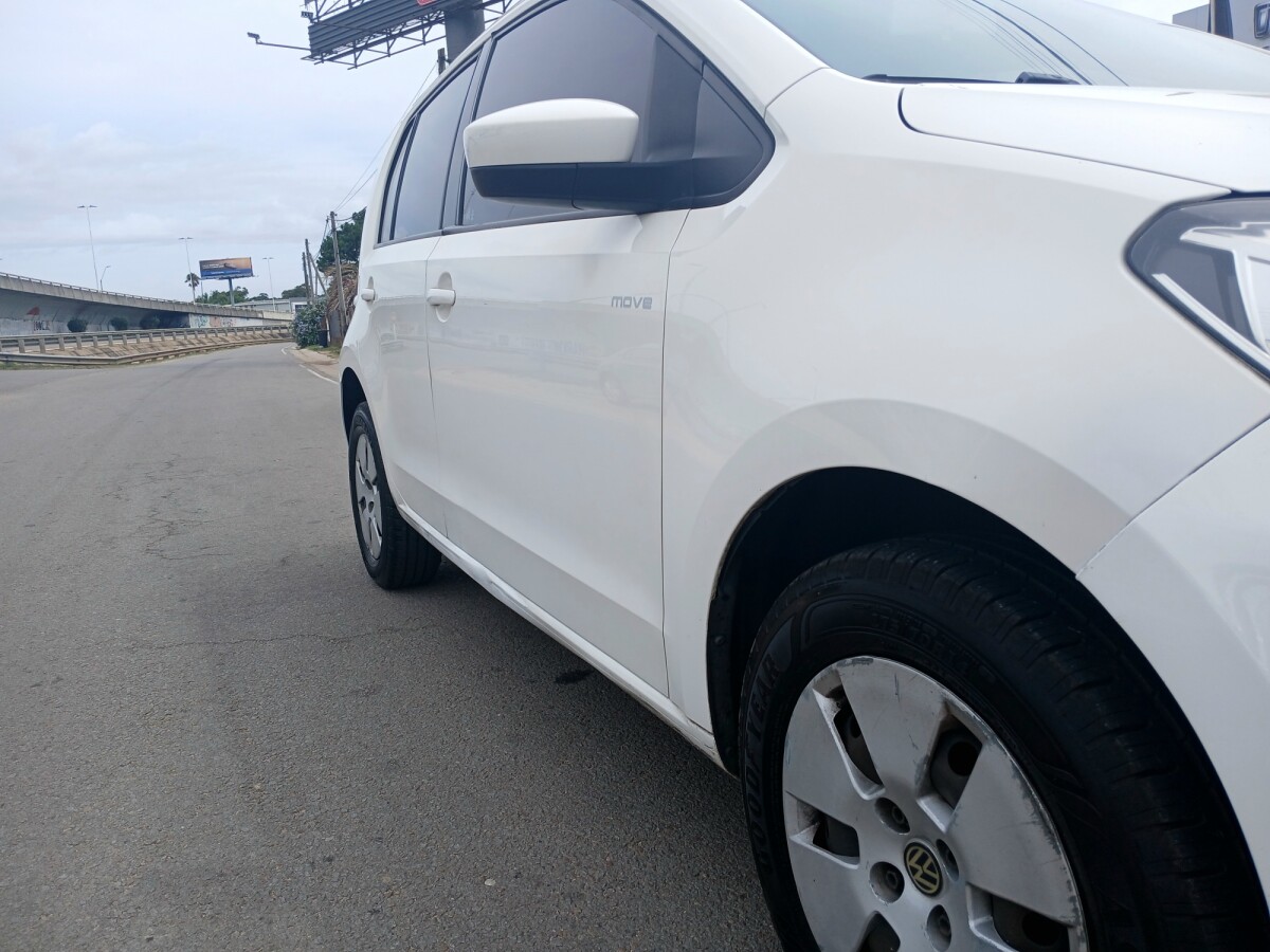 Volkswagen Up Move 1.0 Extra Full | Permuta / Financia Volkswagen Up Move 1.0 Extra Full | Permuta / Financia