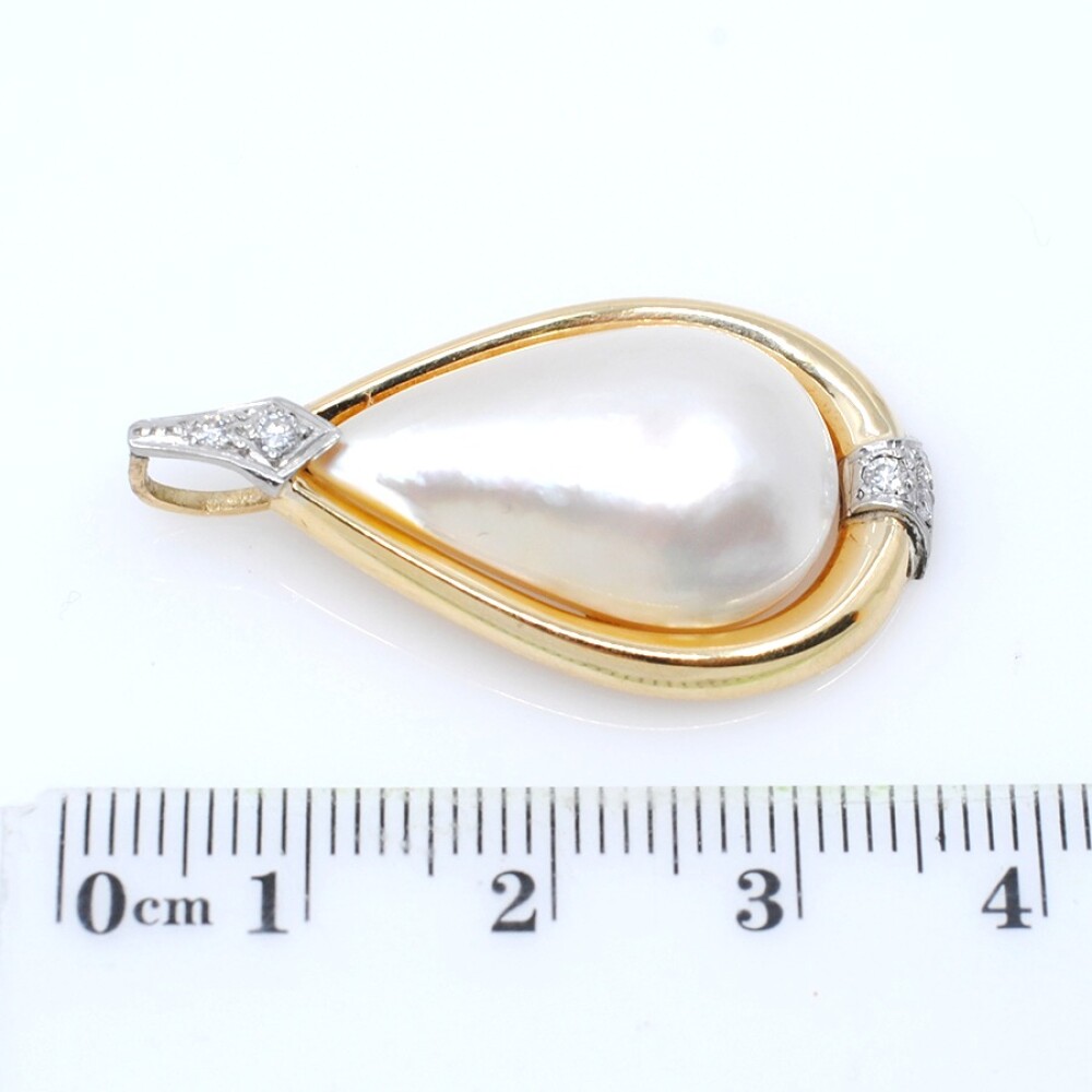 Colgante oro 18k brillantes y perla mabe Colgante oro 18k brillantes y perla mabe