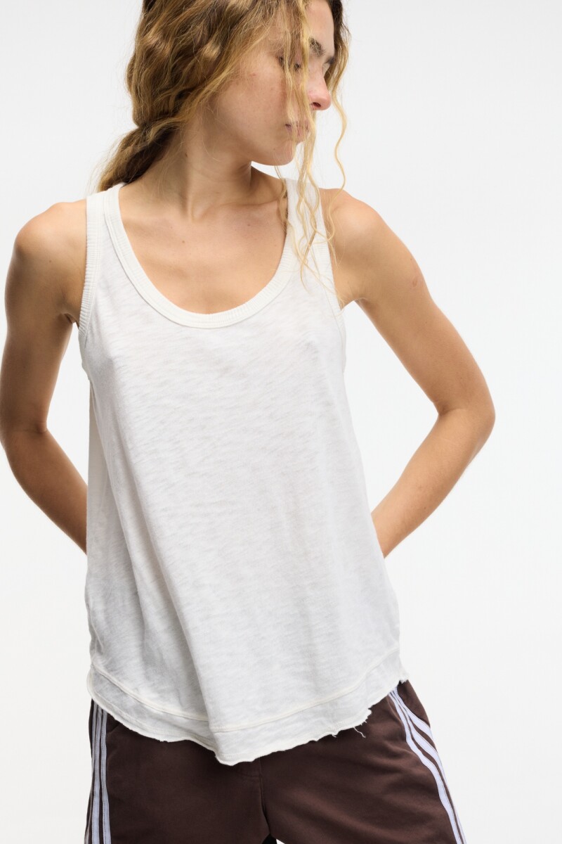 Musculosa Bree Crudo