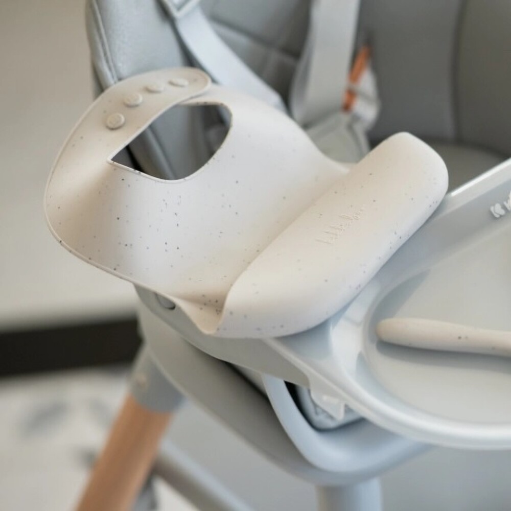 Babero Silicona Platinum Kikkaboo Beige