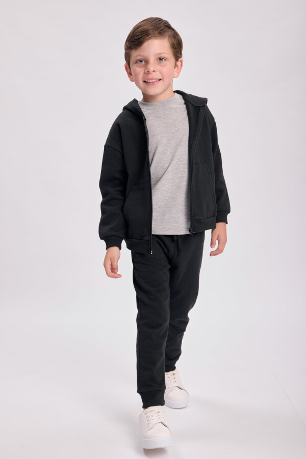 Campera deportiva básica Negro