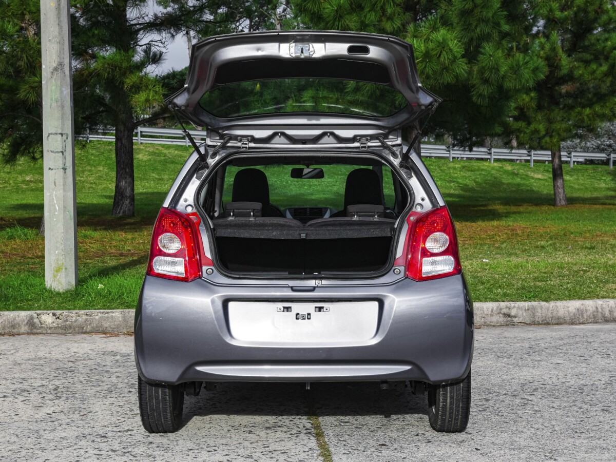 Suzuki Celerio GLX EXCELENTE ESTADO! | Permuta / Financia Suzuki Celerio GLX EXCELENTE ESTADO! | Permuta / Financia
