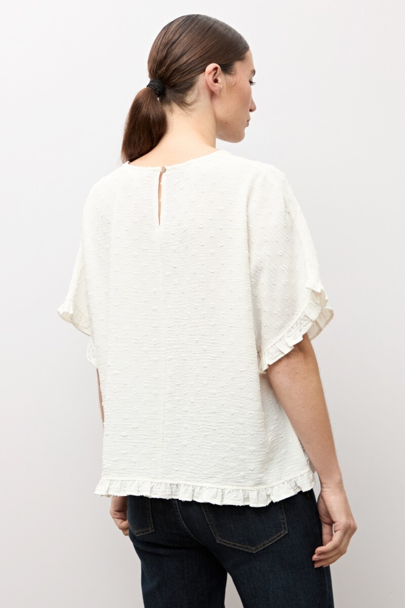 Blusa plumetti con volados crudo