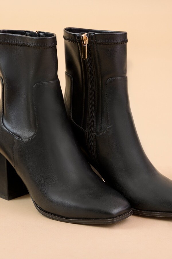 Bota Eco Cuero. Bota Eco Cuero.