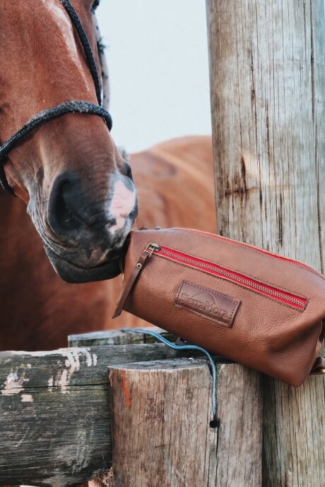 Necessaire de Cuero Marrón Red Zip