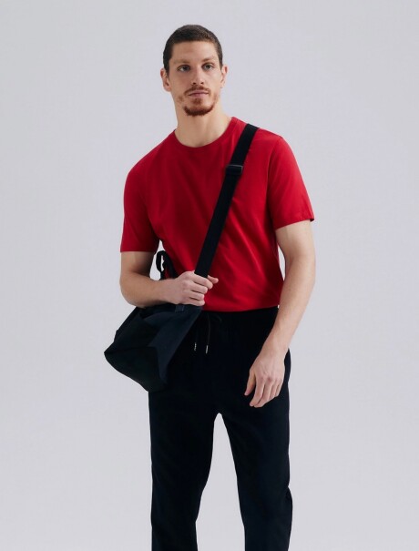 CAMISETAS BÁSICAS REGULAR WORLD ROJO