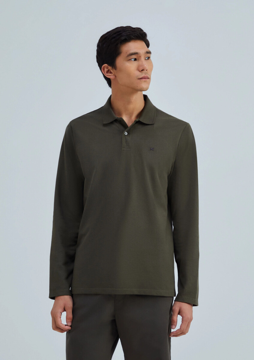 POLO EN PIQUÉ MODELO REGULAR - VERDE 