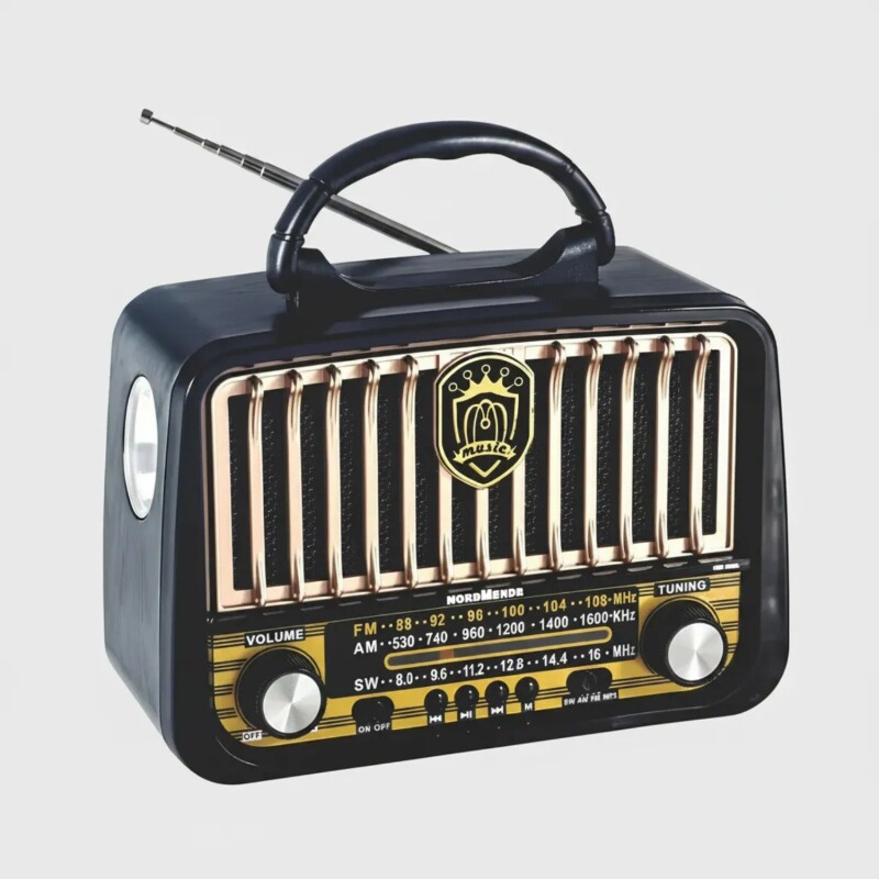 Radio Nordmende Retro Portátil con Linterna y BT Radio Nordmende Retro Portátil con Linterna y BT