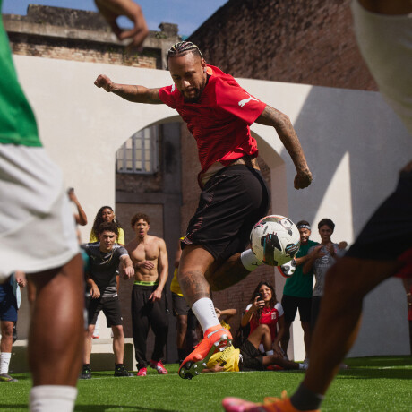 FUTURE 9 ULTIMATE FG 10888301 Naranja