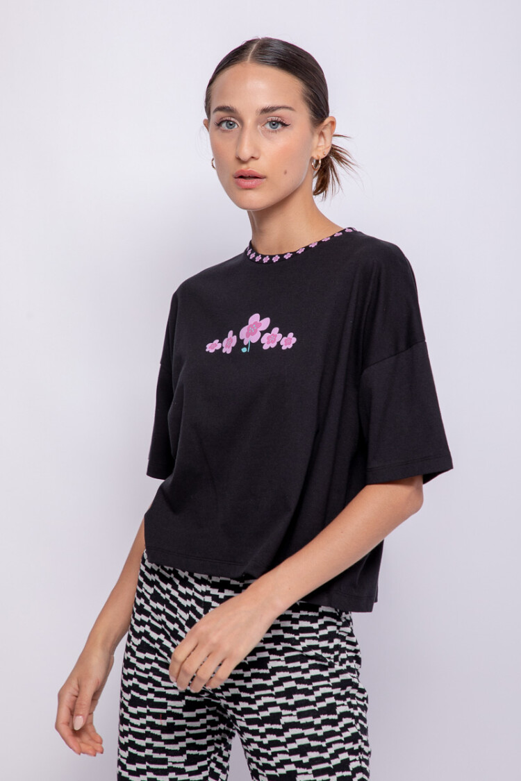 REMERA FLORCI Negro