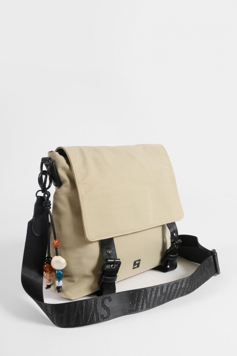 Bandolera con tapa y hebillas beige