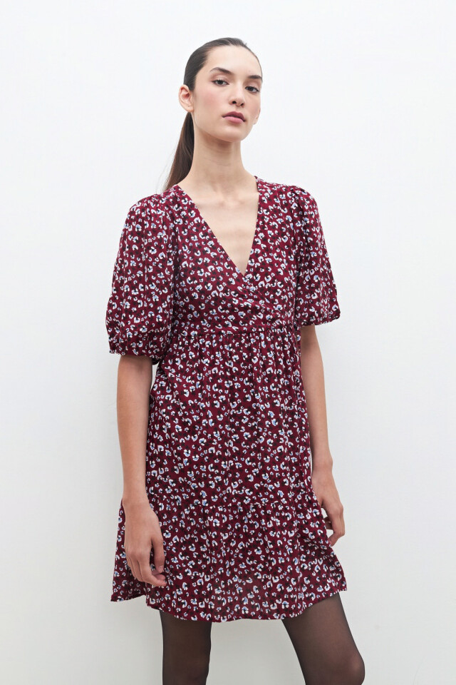 Vestido midi estampa floral bordo