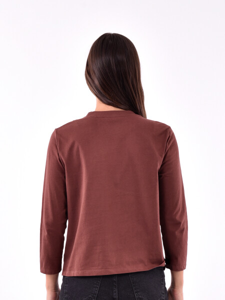 REMERA UPSALA VARIANTE 1