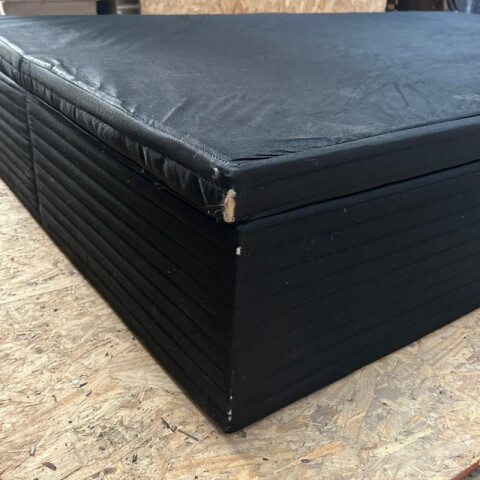 [OUTLET] BASE BOX BAUL PLAZA Y MEDIA - 110 x 188 x 35 cm - Estructura Madera Maciza - Negro [SIN PATAS] [OUTLET] BASE BOX BAUL PLAZA Y MEDIA - 110 x 188 x 35 cm - Estructura Madera Maciza - Negro [SIN PATAS]