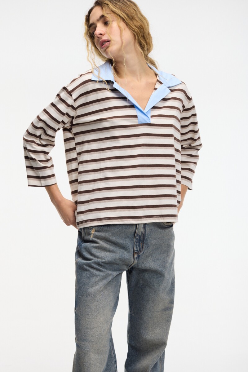 CAMISETA CON CUELLO Beige