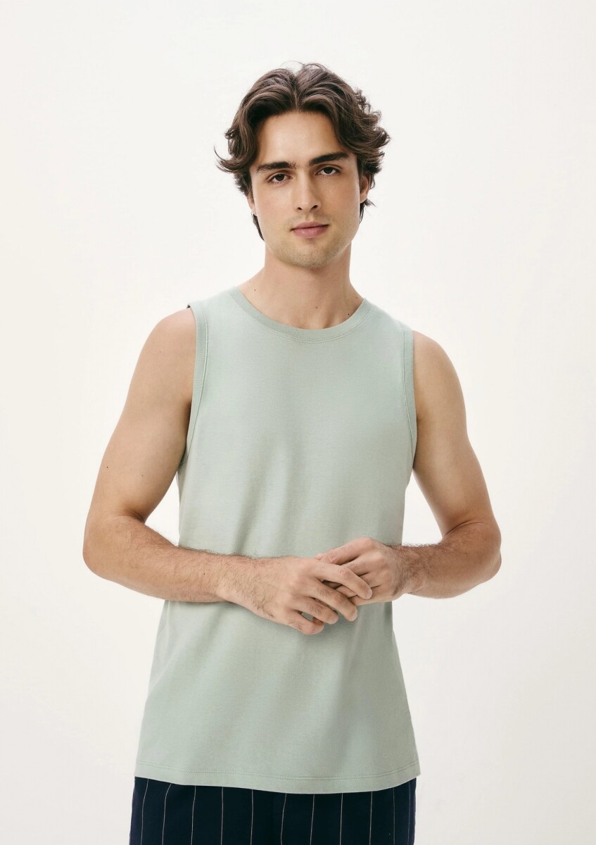 MUSCULOSA BÁSICA WORLD - VERDE 