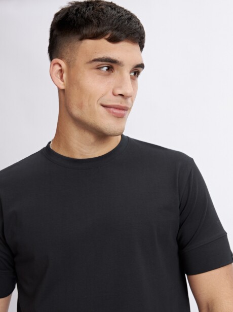 REMERA RON NEGRO