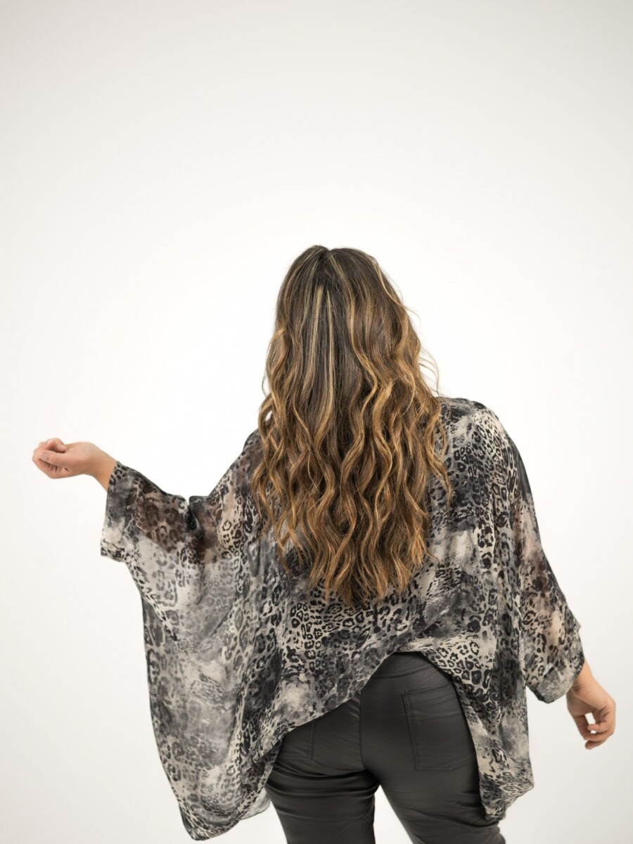 Blusa de seda animal print Blusa de seda animal print