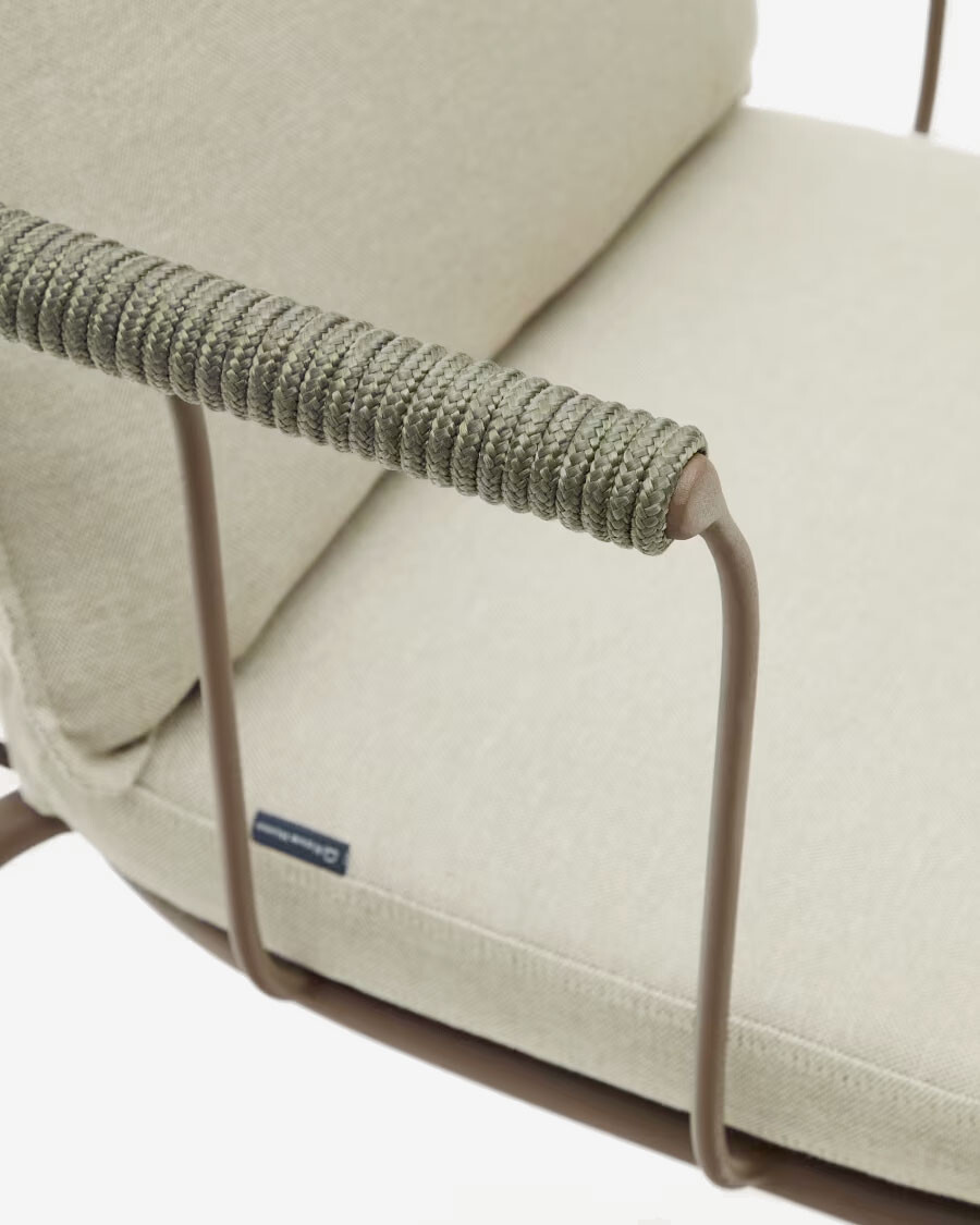 Silla apilable Salguer de cuerda y acero con acabado pintado marrón Silla apilable Salguer de cuerda y acero con acabado pintado marrón