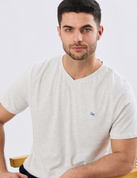 REMERA BÁSICA V DE ALGODÓN Gris