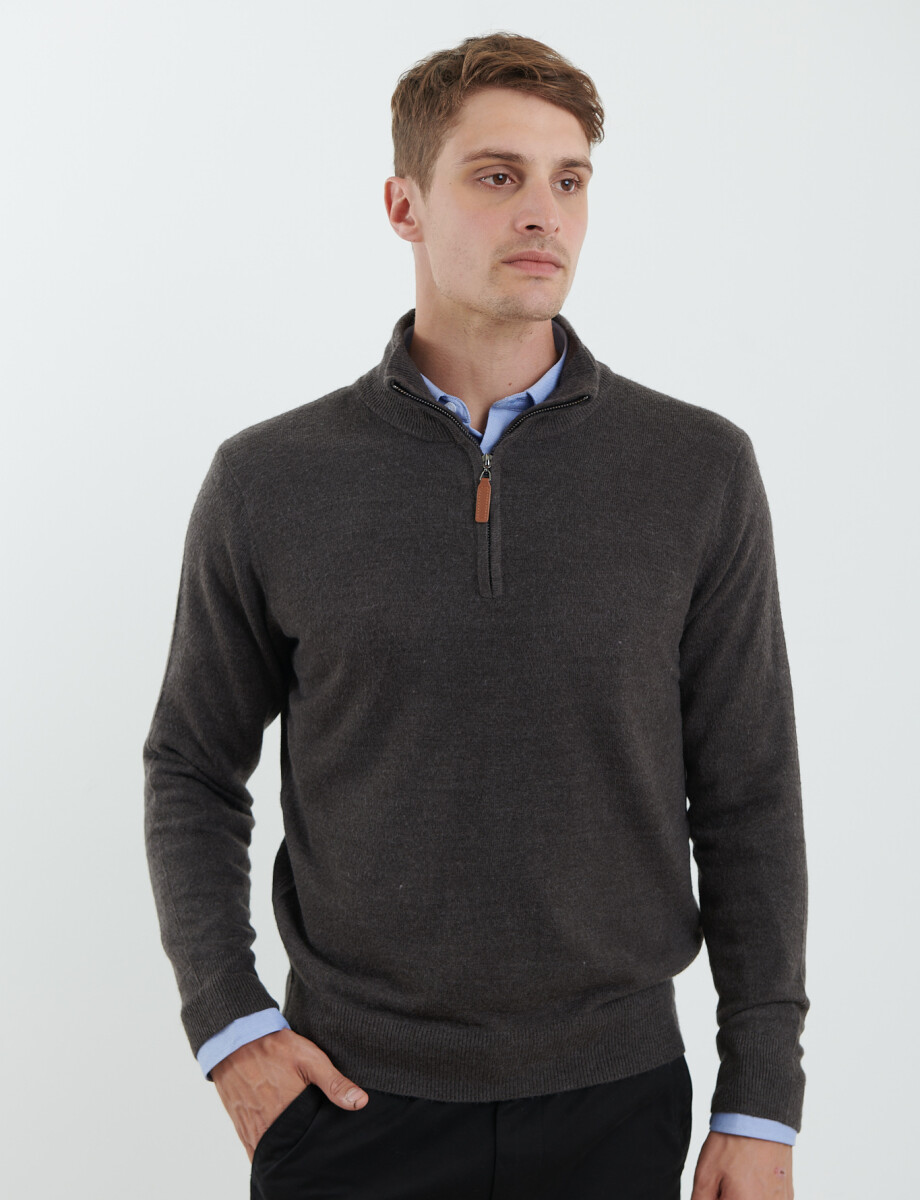 470415 REMERA HARRINGTON LABEL Gris Oscuro Melange
