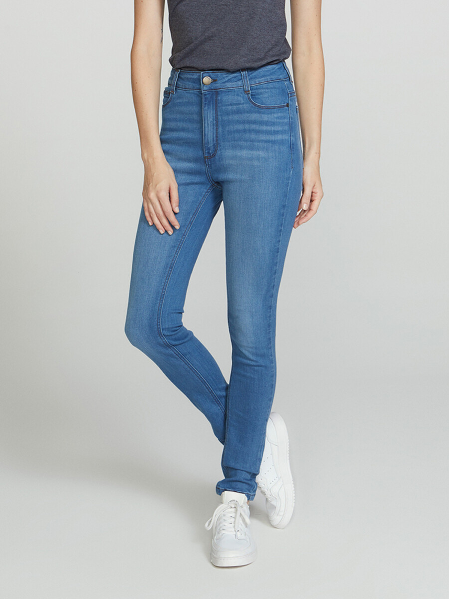 PANTALÓN DE JEAN CINTURA MEDIA SKINNY - CELESTE 