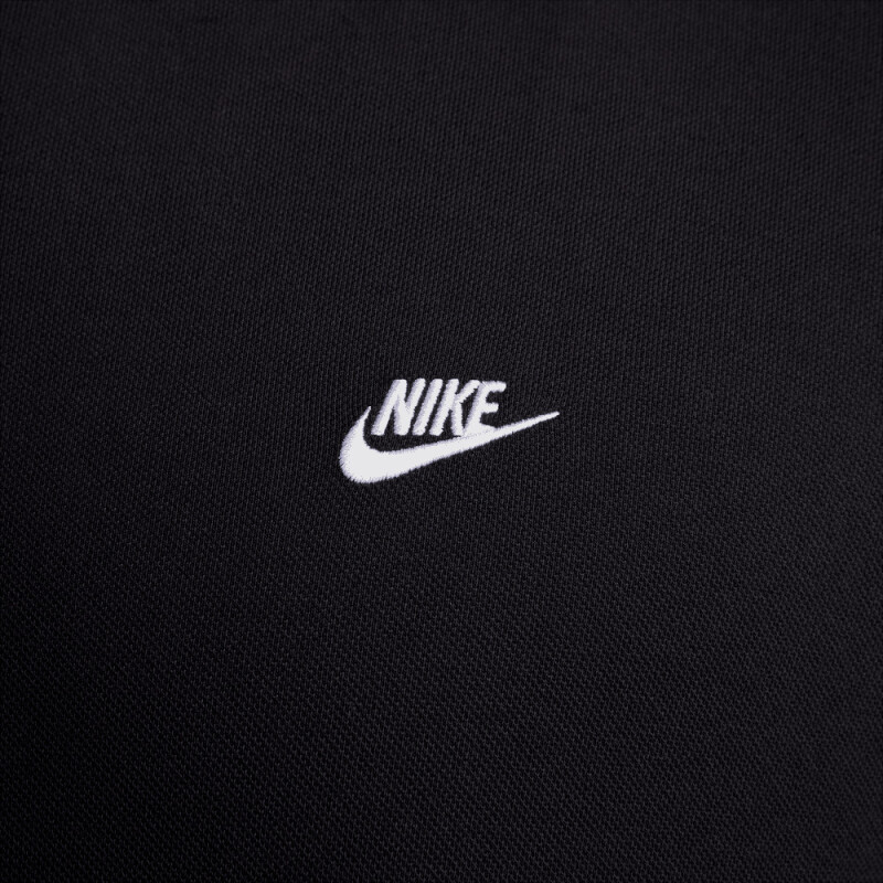 Camiseta Nike Club de Hombre Gris