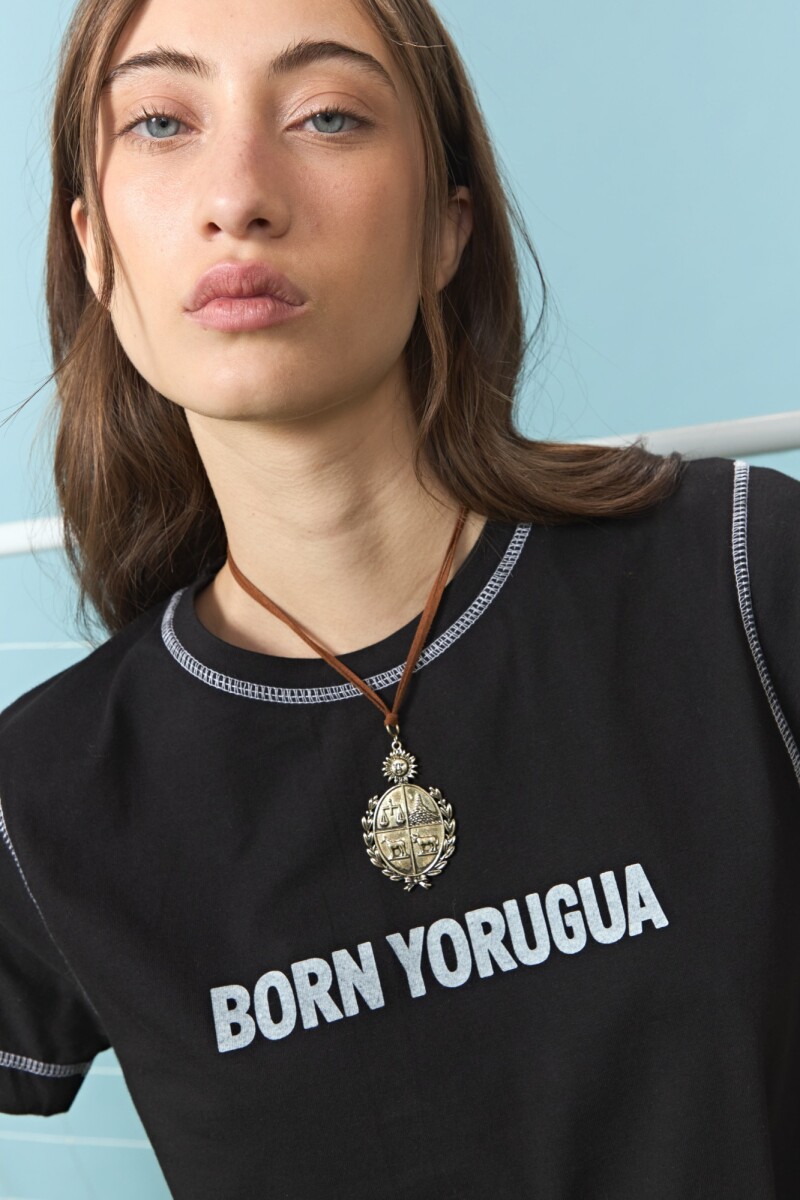 Collar cordón escudo dorado