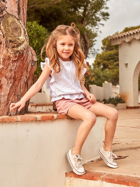 Camiseta Con Tablitas Y Volante Blanco