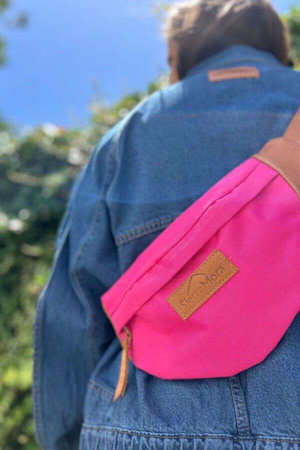 Sporty Fanny Pack Fucsia