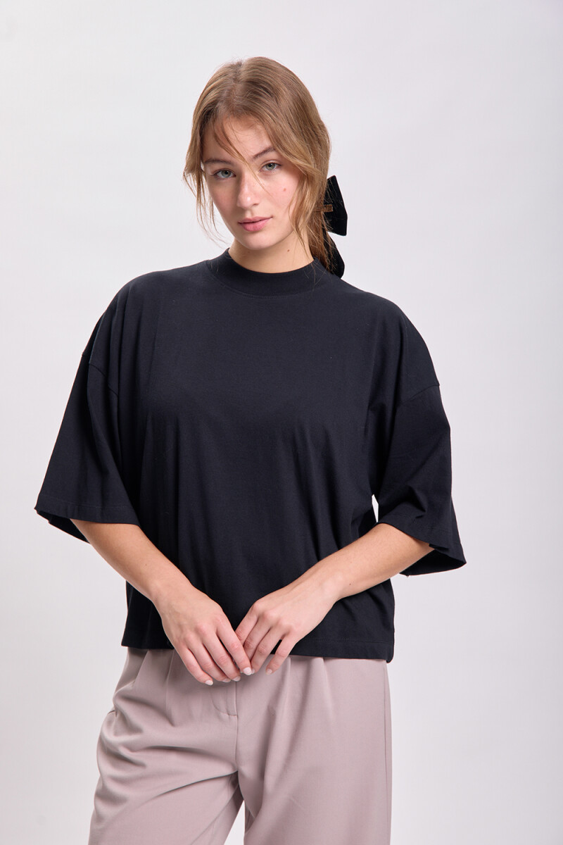 Remera manga 3/4 cuello alto - Negro 