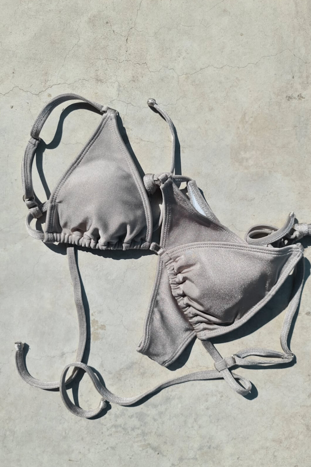 LINDSAY COLALESS GRIS