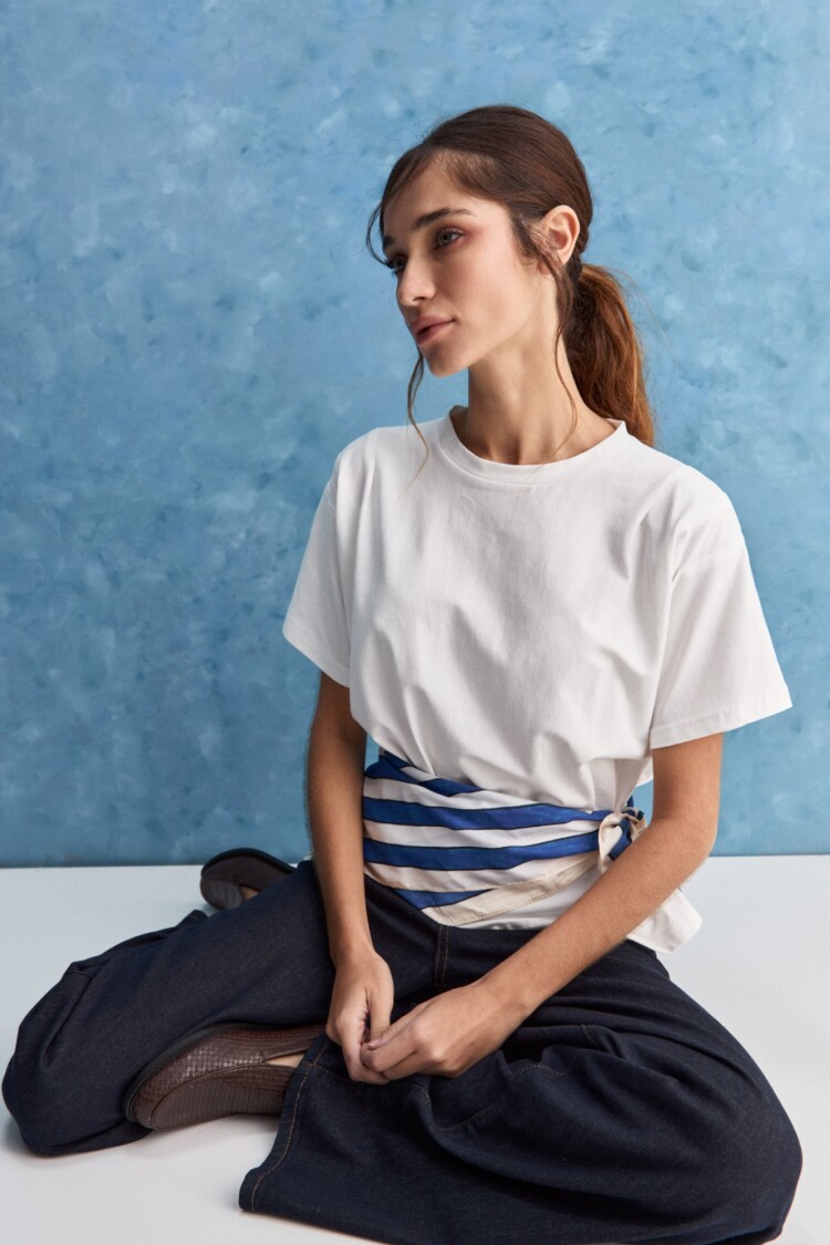 REMERA MOREA Crudo