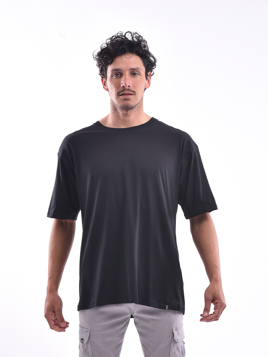 REMERA ESPARTA - NEGRO 