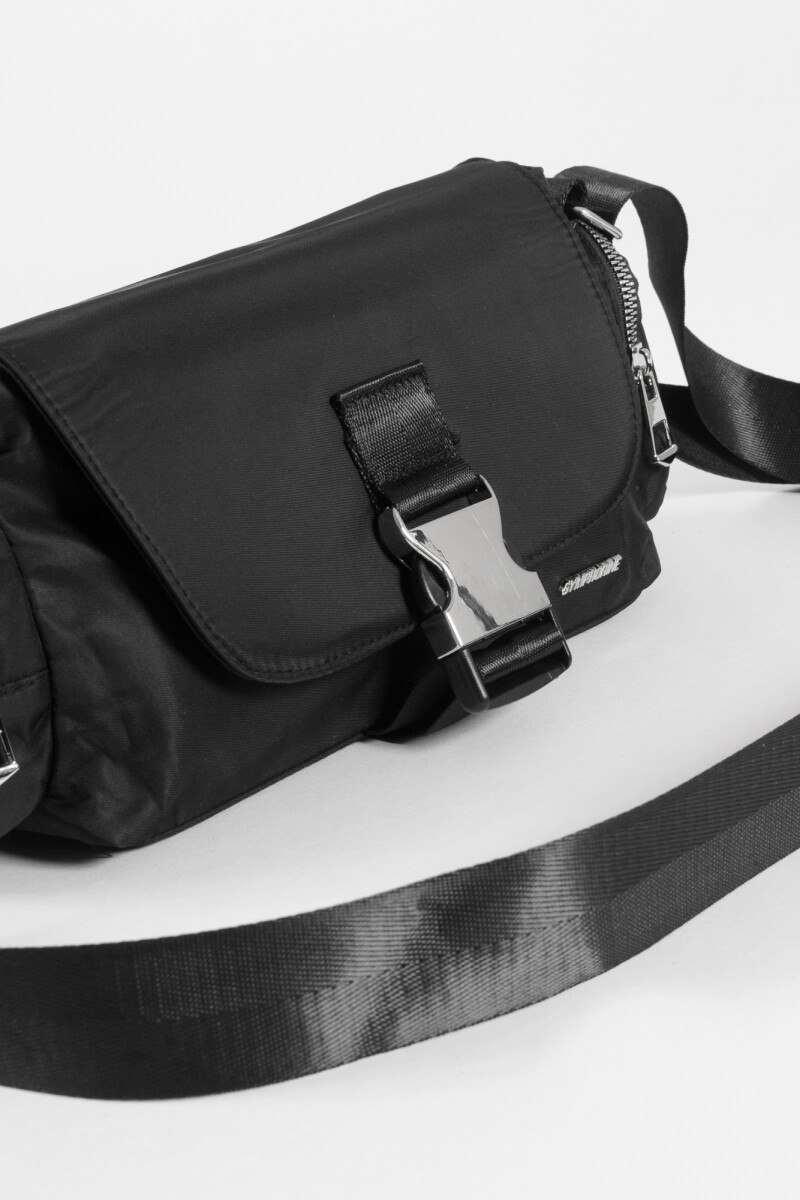 Bandolera de tela con tapa y hebilla negro