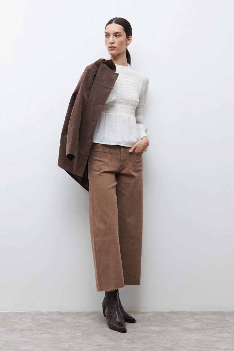 Blusa romántica crudo