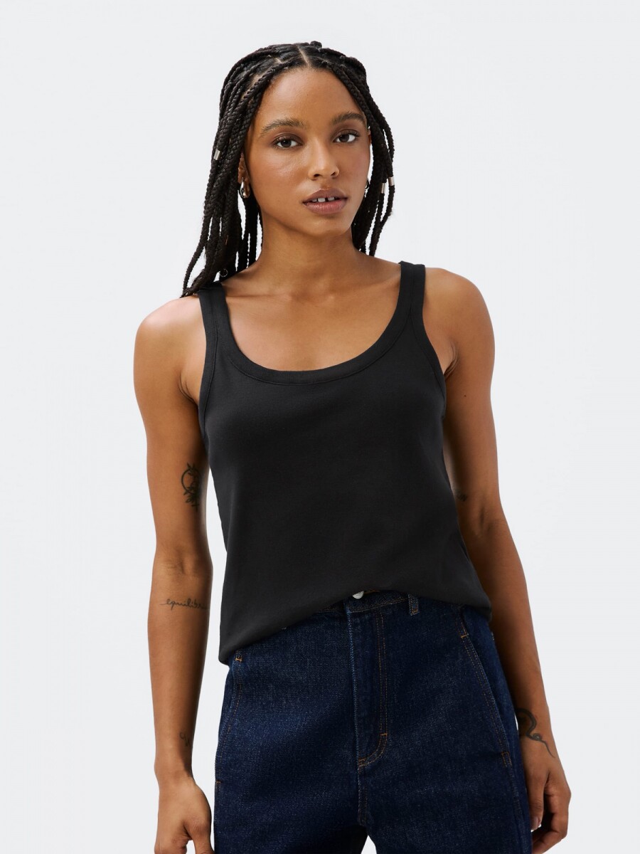 MUSCULOSA CUELLO EN U - NEGRO 