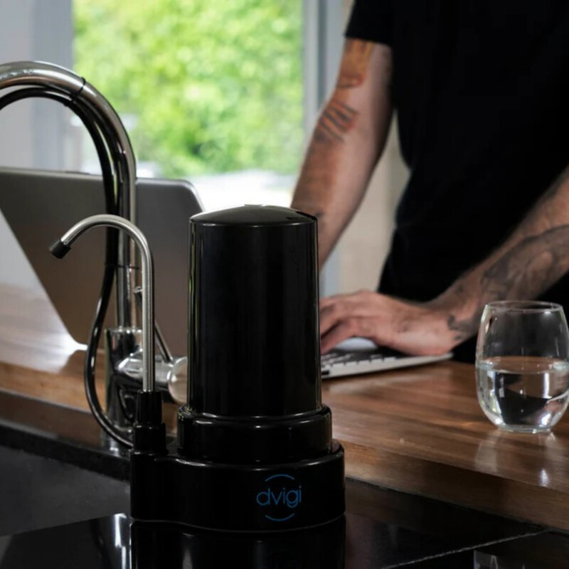 Purificador de agua Dvigi Compact Negro