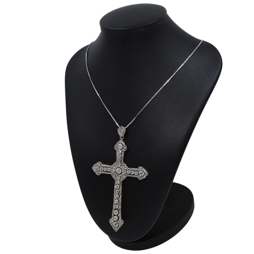Cruz 18k y platino con brillantes y diamantes Cruz 18k y platino con brillantes y diamantes