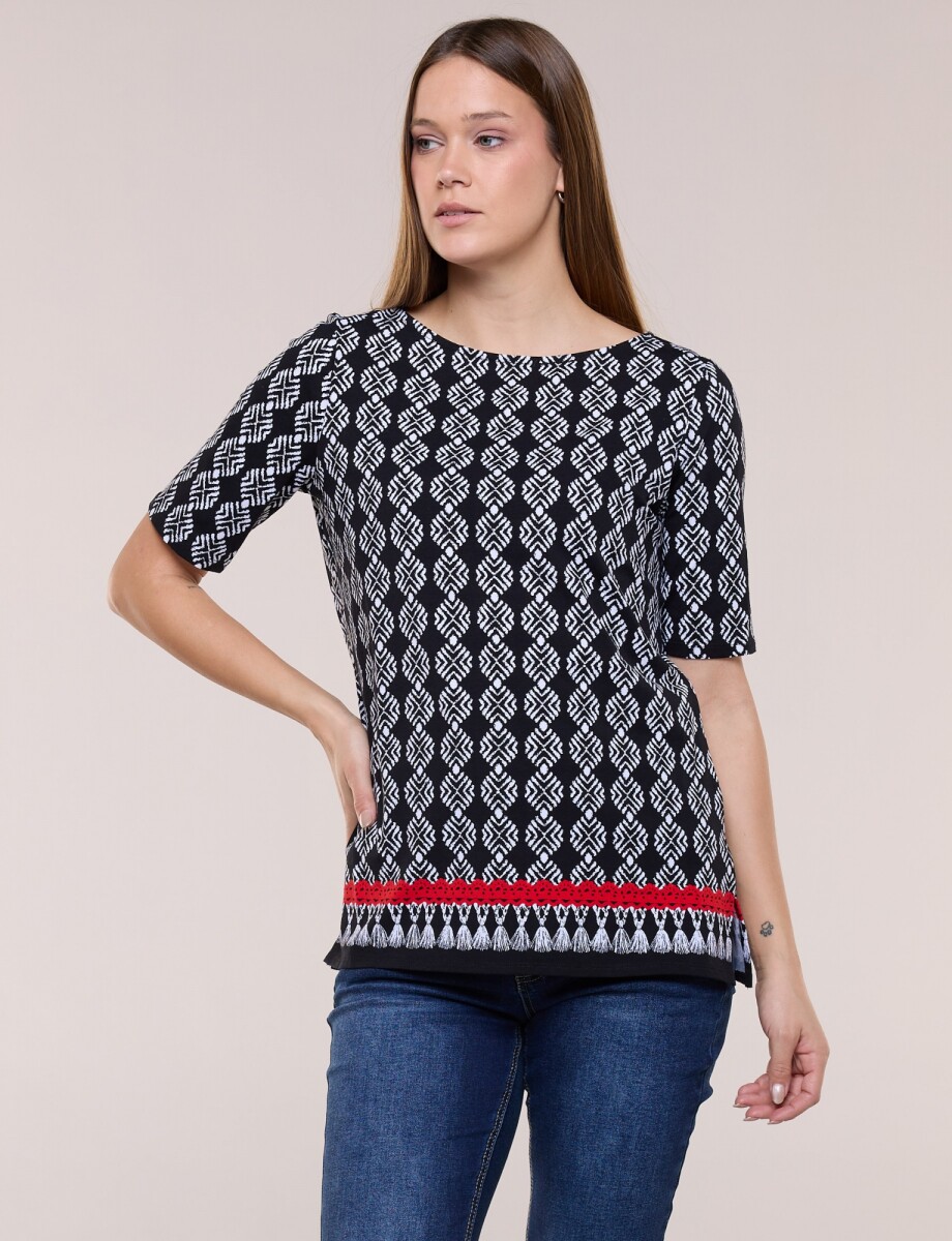 Remera Estampa Geométrica - Negro/blanco 