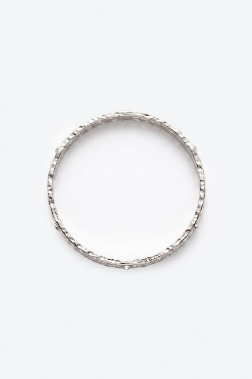 Pulsera rígida texture plateado