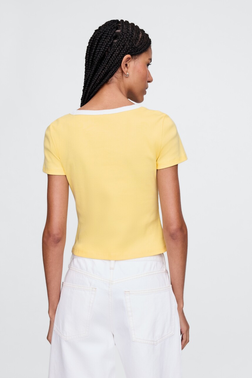 Remera Mini Logo Gap Mujer Pale Banana 12-0824Tcx