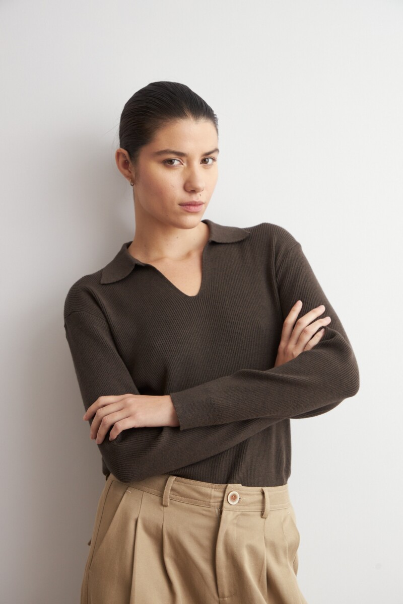 Sweater cuello polo chocolate melange
