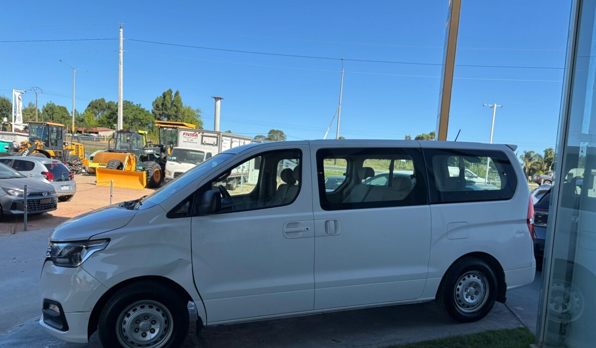 Hyundai H1 Mbus 9 Plz Nafta - 2019 (New) Hyundai H1 Mbus 9 Plz Nafta - 2019 (New)