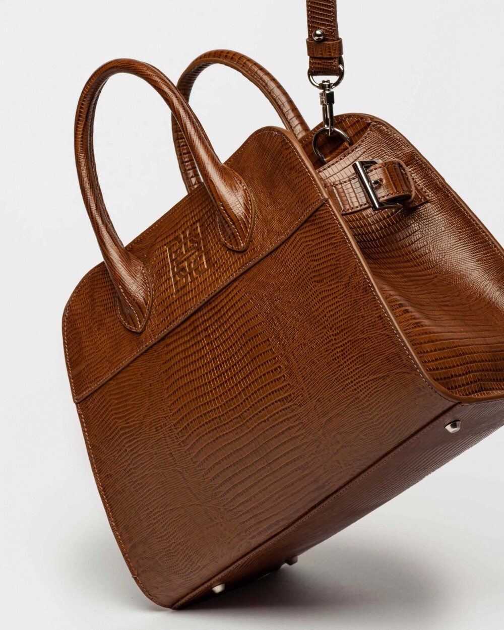 Cartera de Mano The Roots En Cuero Grabado Lagarto Tabaco